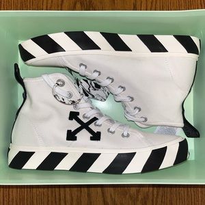 Off-White Vulcanized‎ Mid-Top Sneaker